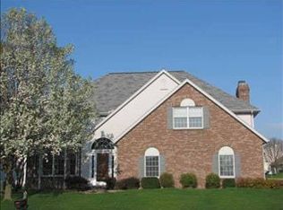 16 Red Stone Ct, Bloomington, IL 61704