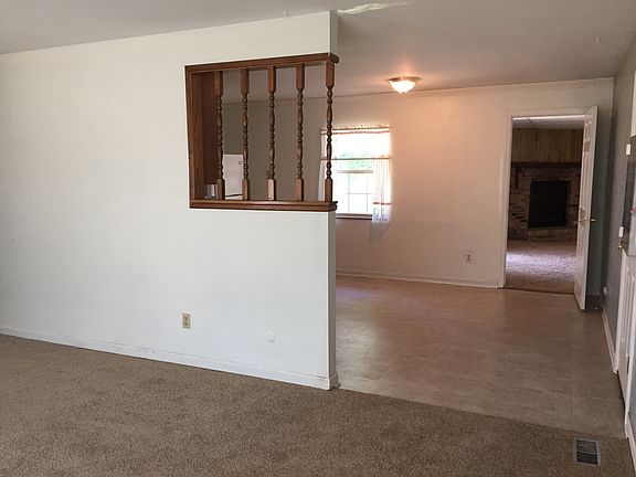 4th image of 204 Dean Dr