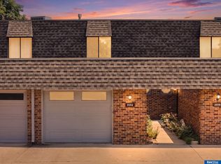 3552 Neerpark Dr, Lincoln, NE 68506