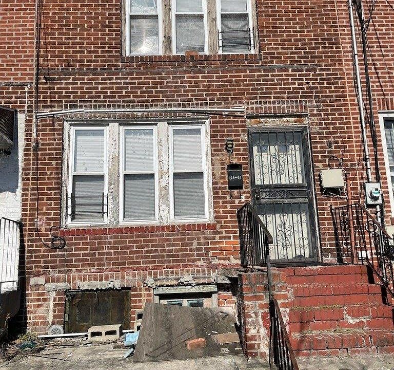 2nd image of 123-37 Inwood Street #1