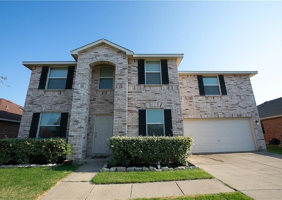 1st image of 2027 Crosbyton Ln