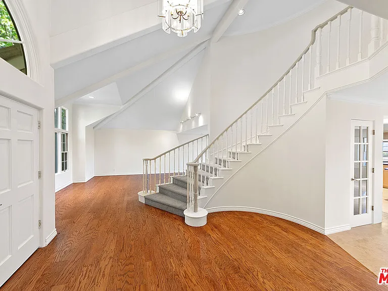 5958 Busch Dr — Photo 3