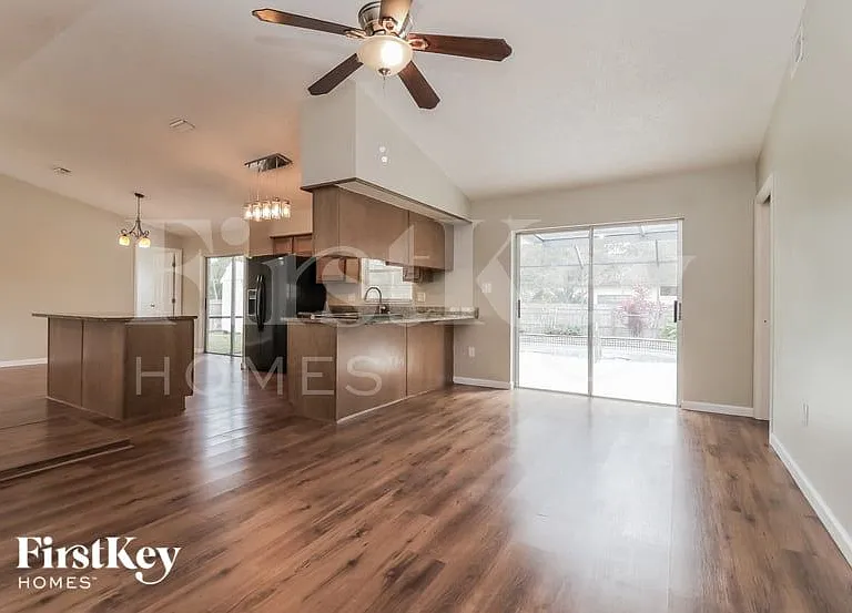 1365 Lech Ave NW — Photo 3