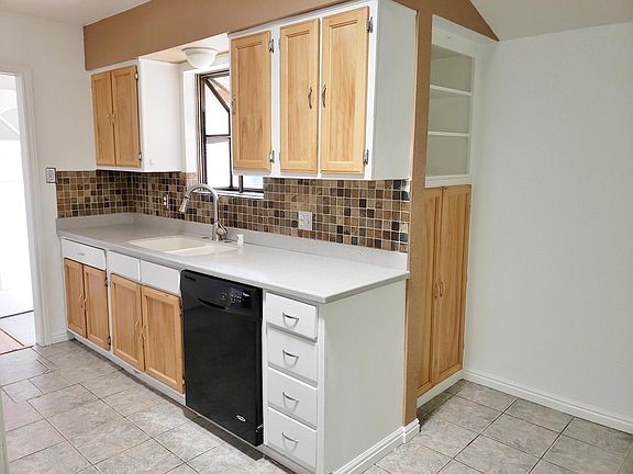 3rd image of 2952 Mills Park Dr