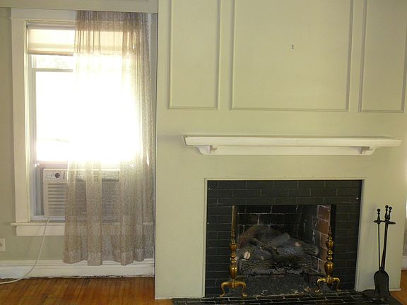 Living Room Gas Fireplace