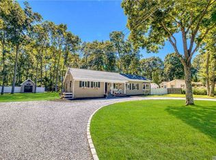 34 Homecreek Dr, Mastic Beach, NY 11951