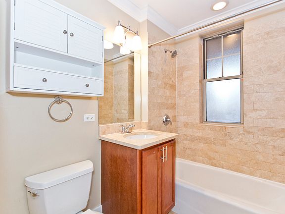 4th image of 3449 N Wolcott Ave #2