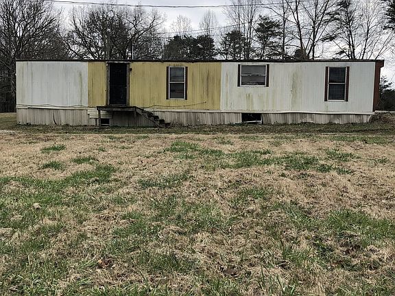4th image of 388 Crawford Cir