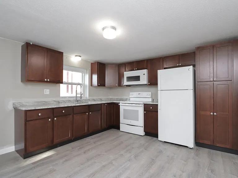 76 Meadow St #D — Photo 3