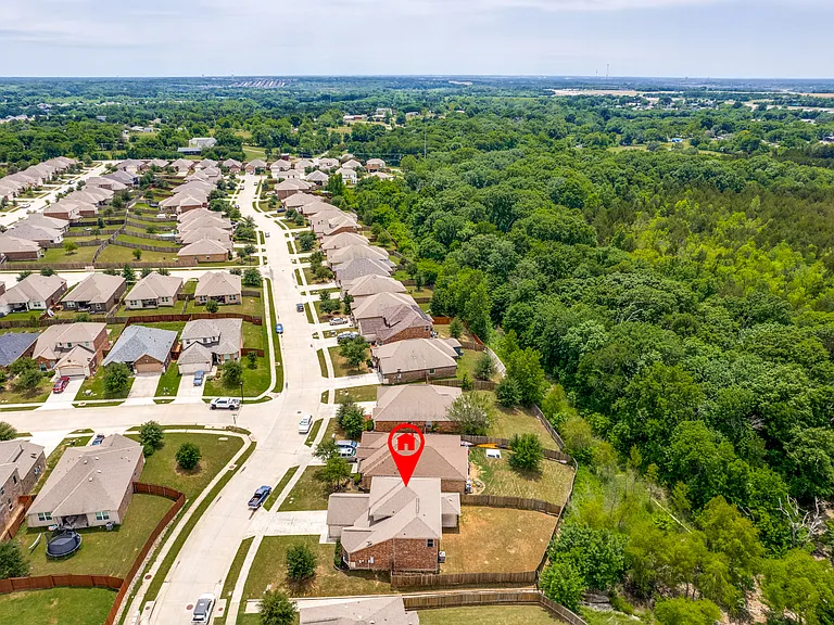 1608 Persimmon Dr — Photo 31