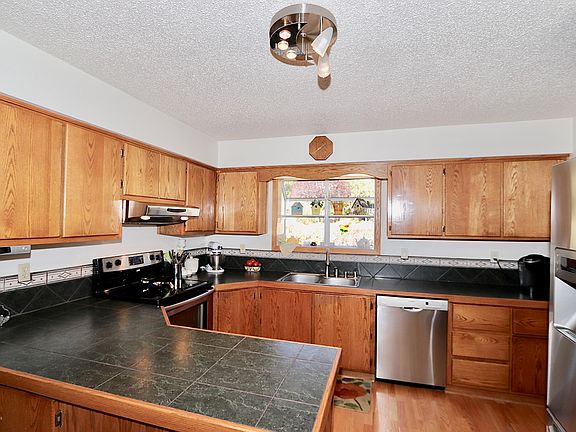 5th image of 5604 Greenwood Dr