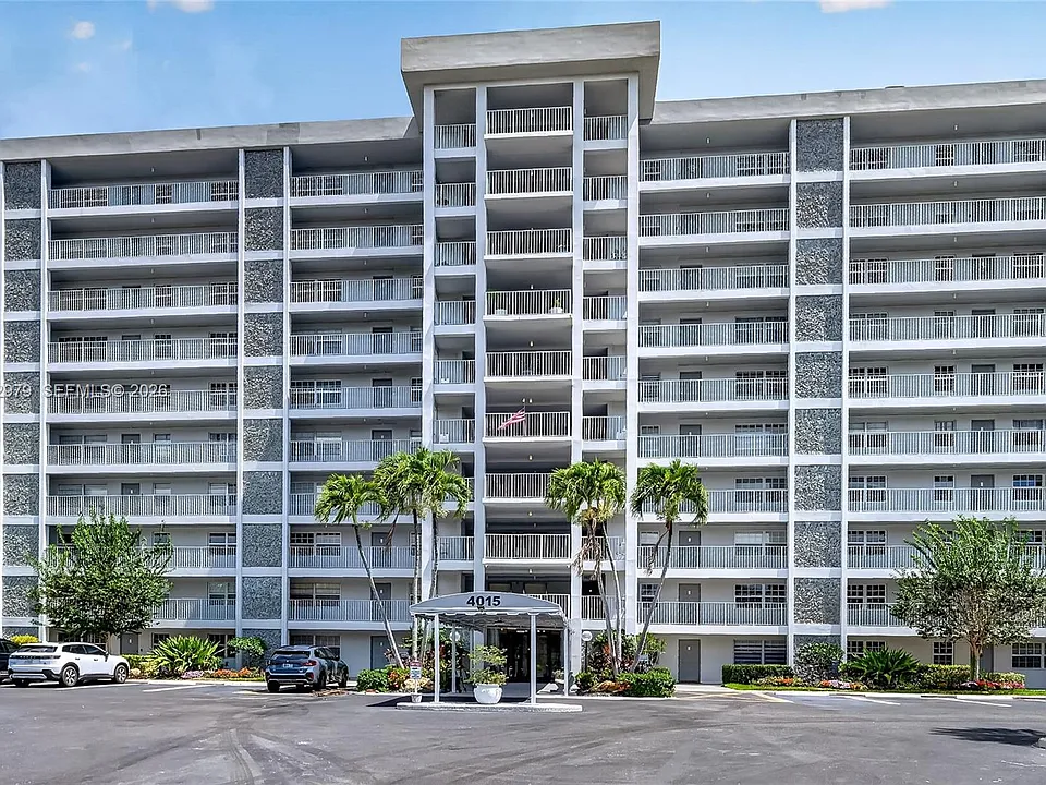 4015 W Palm Aire Dr #502