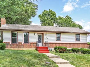 1139 N Walker Ln, Olathe, KS 66061