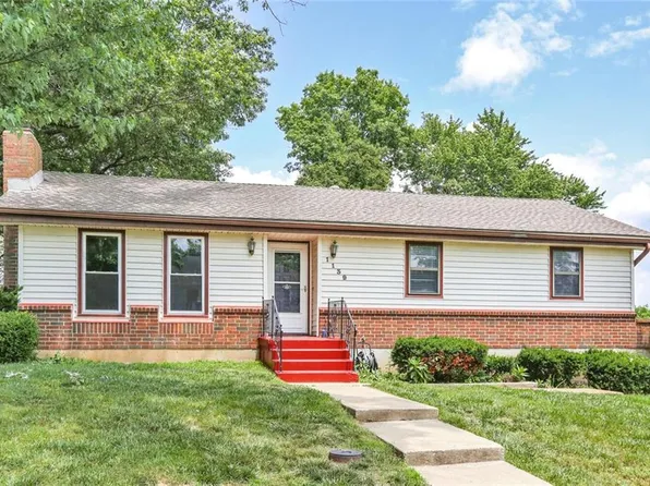 1139 N Walker Ln, Olathe, KS 66061