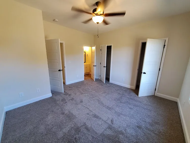 449 Oak St — Photo 15