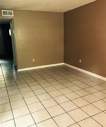 2nd image of 2132 Idaho Ave APT D