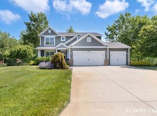 9920 Myers View Dr, Rockford, MI 49341