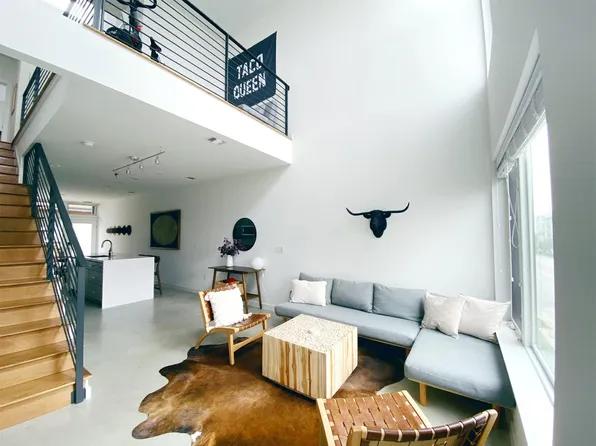 2002 E 7th St APT 203, Austin, TX 78702