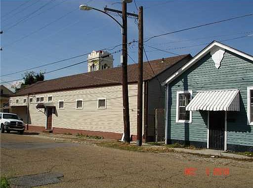 3rd image of 2519 Loyola Ave