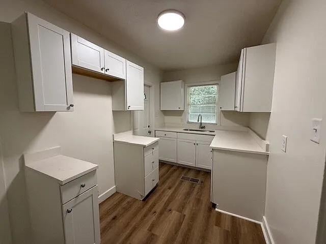 2706 Schaul St B — Photo 3