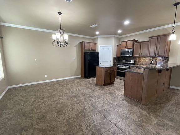 4th image of 3613 Gillespie Ln