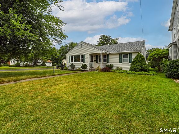 3rd image of 144 Colonial Street