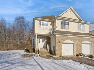 15 Keats Ct, East Windsor, NJ 08520
