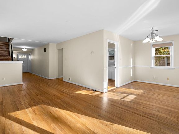 5th image of 3638 Alton Pl NW