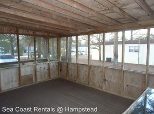 704 Cedar Ct, Hampstead, NC 28443