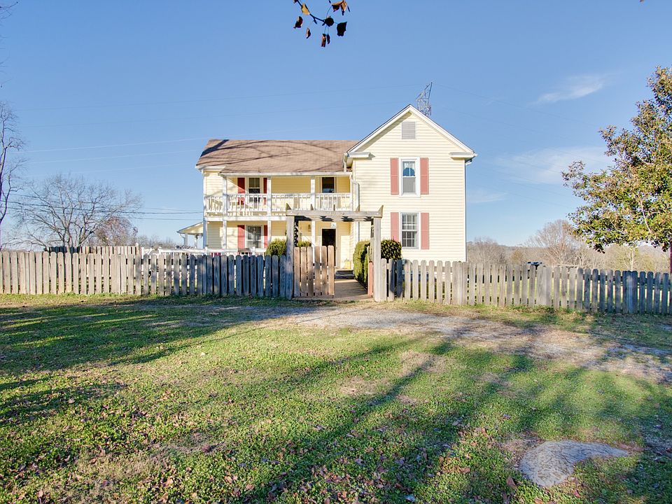 1st image of 290 Tomlinson Pl