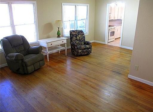 2nd image of 4830 Marion Cir