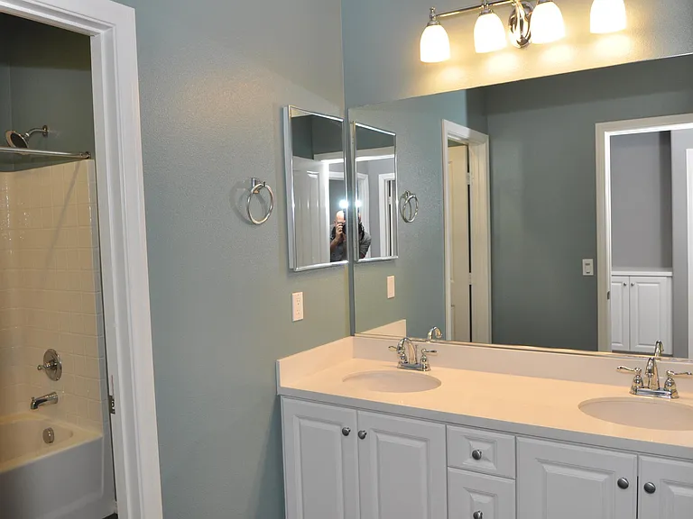 Upstairs Hallway Bath