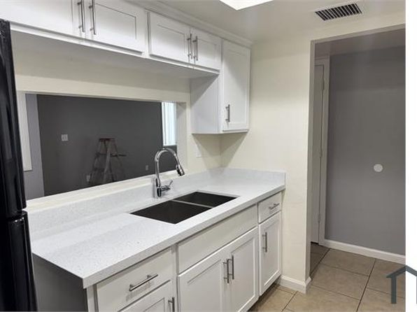 115 W Hill Dr APT 11