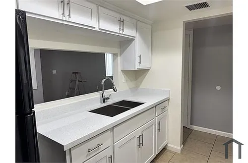 115 W Hill Dr Photo 1