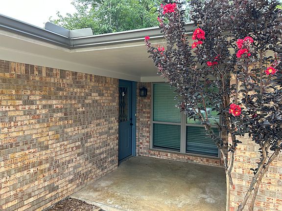 4th image of 2923 Sidney Dr