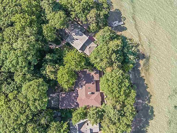 3rd image of 7958 N Bayshore Dr