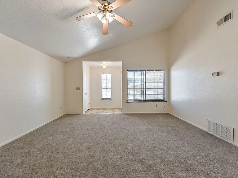 315 Reese St — Photo 17