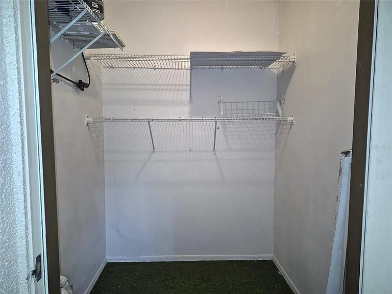 160 Joanne Pl — Photo 29