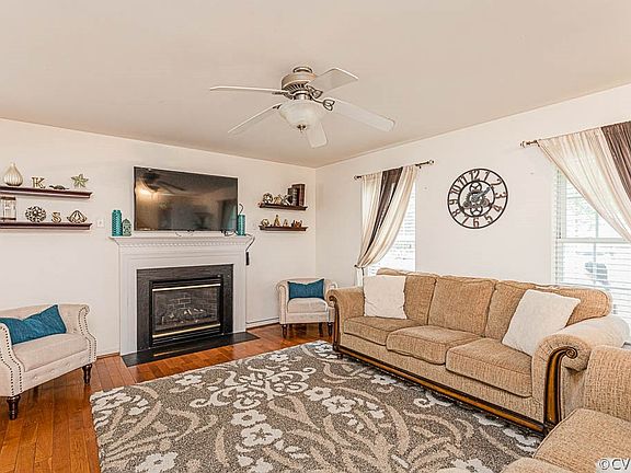 3rd image of 9813 Willow Glen Ct