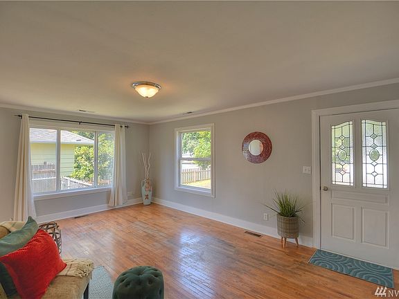 5th image of 1109 San Francisco Ave NE