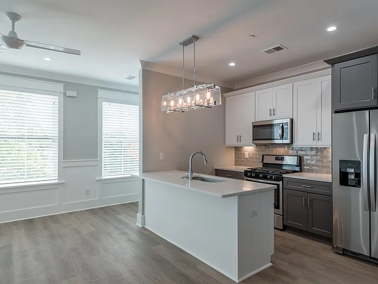 8 Sanctuary Ct — Photo 27