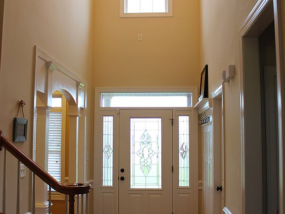 5th image of 118 Askew Pl