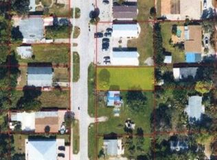 2439 Bayside St, Naples, FL 34112