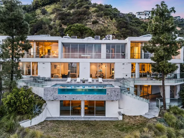 8854 Thrasher Ave, Los Angeles, CA 90069