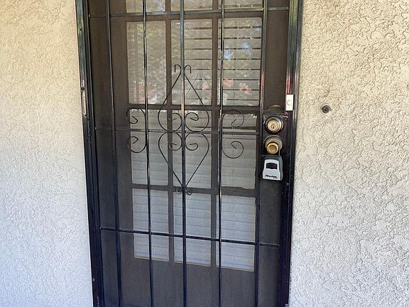 2nd image of 2516 Cedar Ave #A