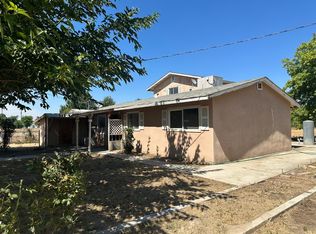 1072 S Vineland Ave, Kerman, CA 93630