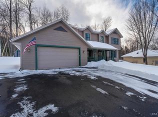 2920 Parkview Dr, Marquette, MI 49855