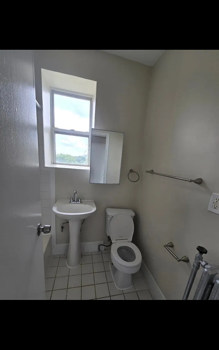 2 bed, $1,800 — Photo 3