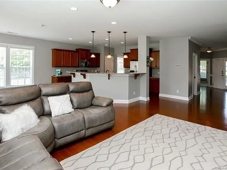 8606 Burnside Ln — Photo 17