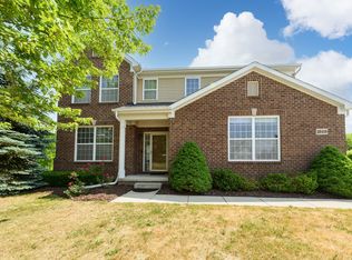 26418 Creekside Dr, New Hudson, MI 48165